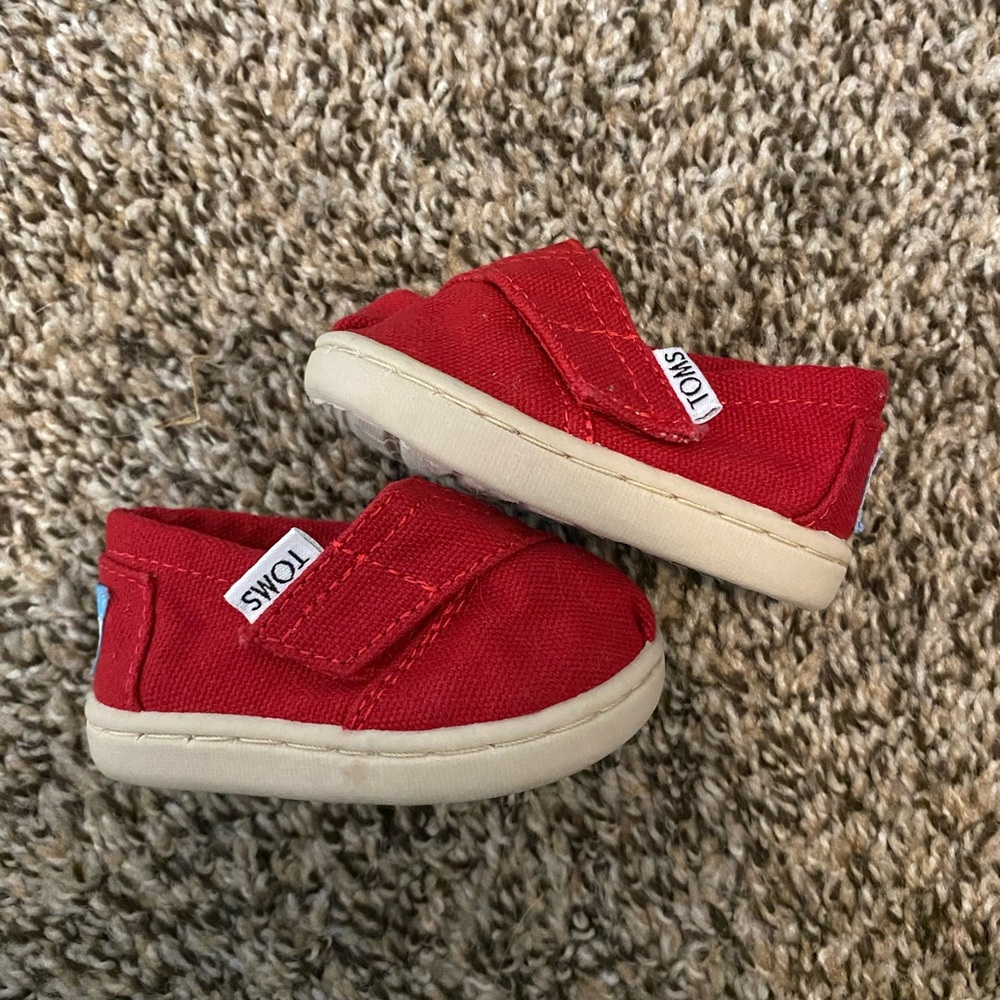 Toms